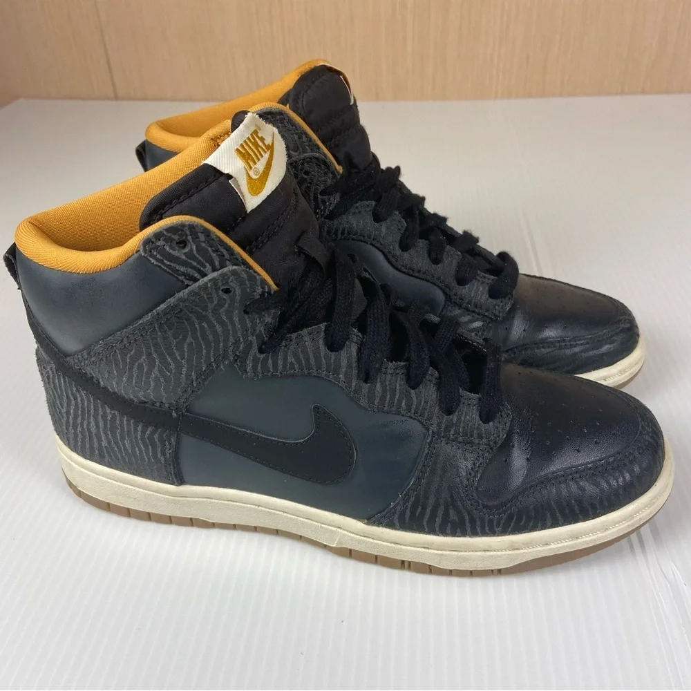 Nike Dunk High Sneakers Women’s 8 Black Gum Sole 543242-004
